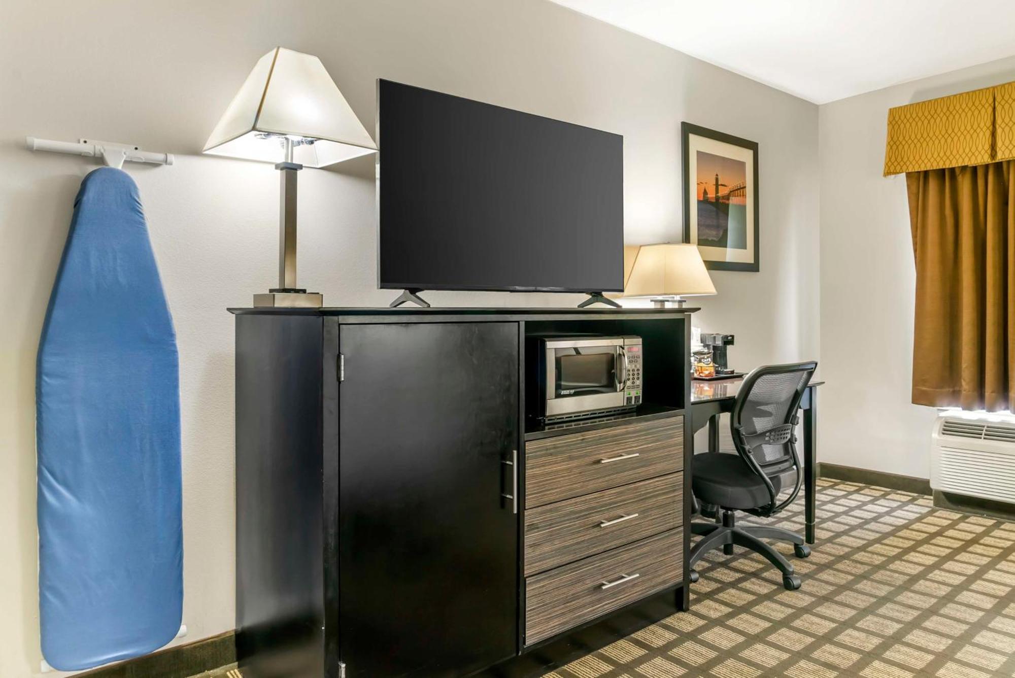 Best Western Beacon Inn Grand Haven Εξωτερικό φωτογραφία